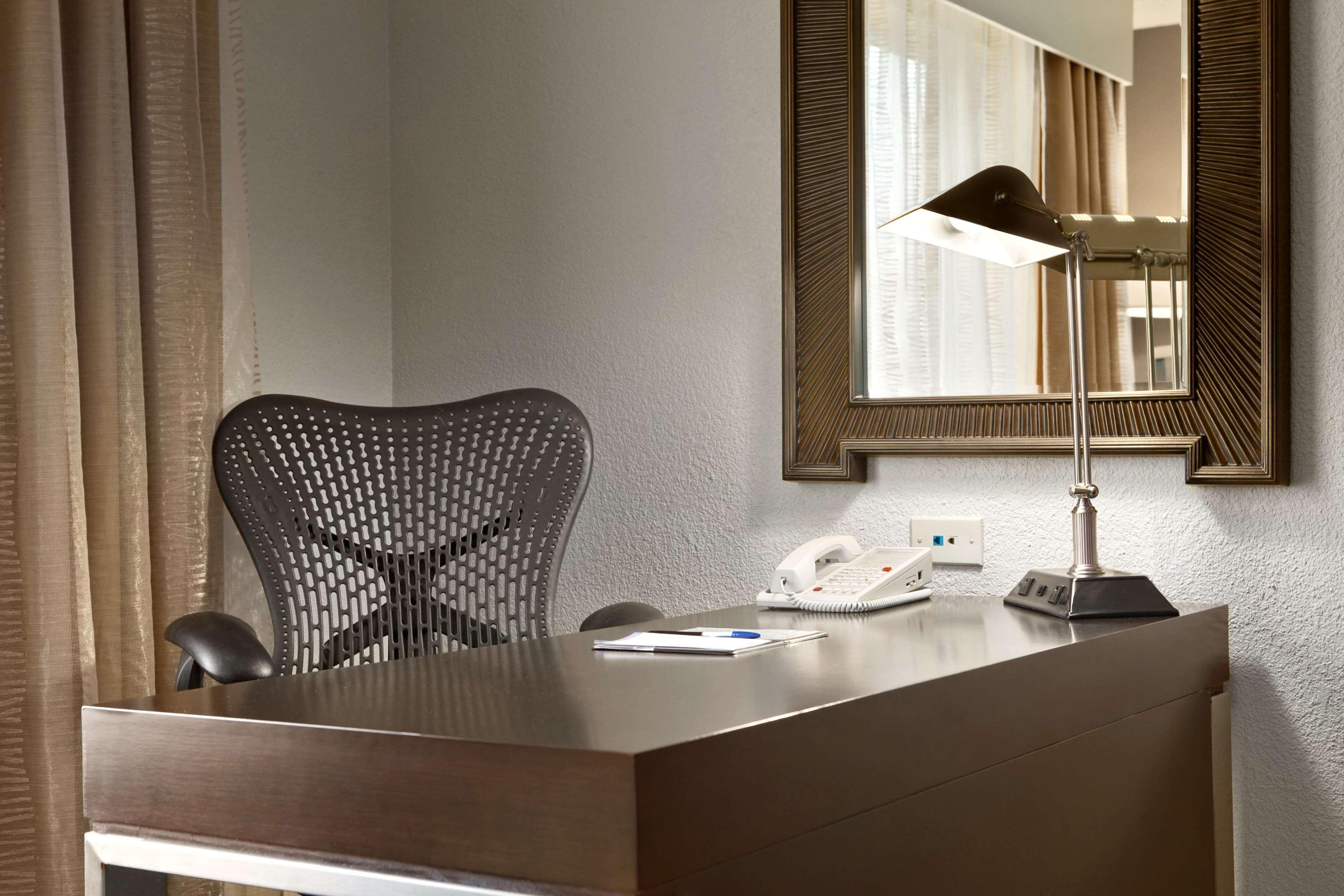 Hilton Garden Inn Boston-Берлингтон Номер фото