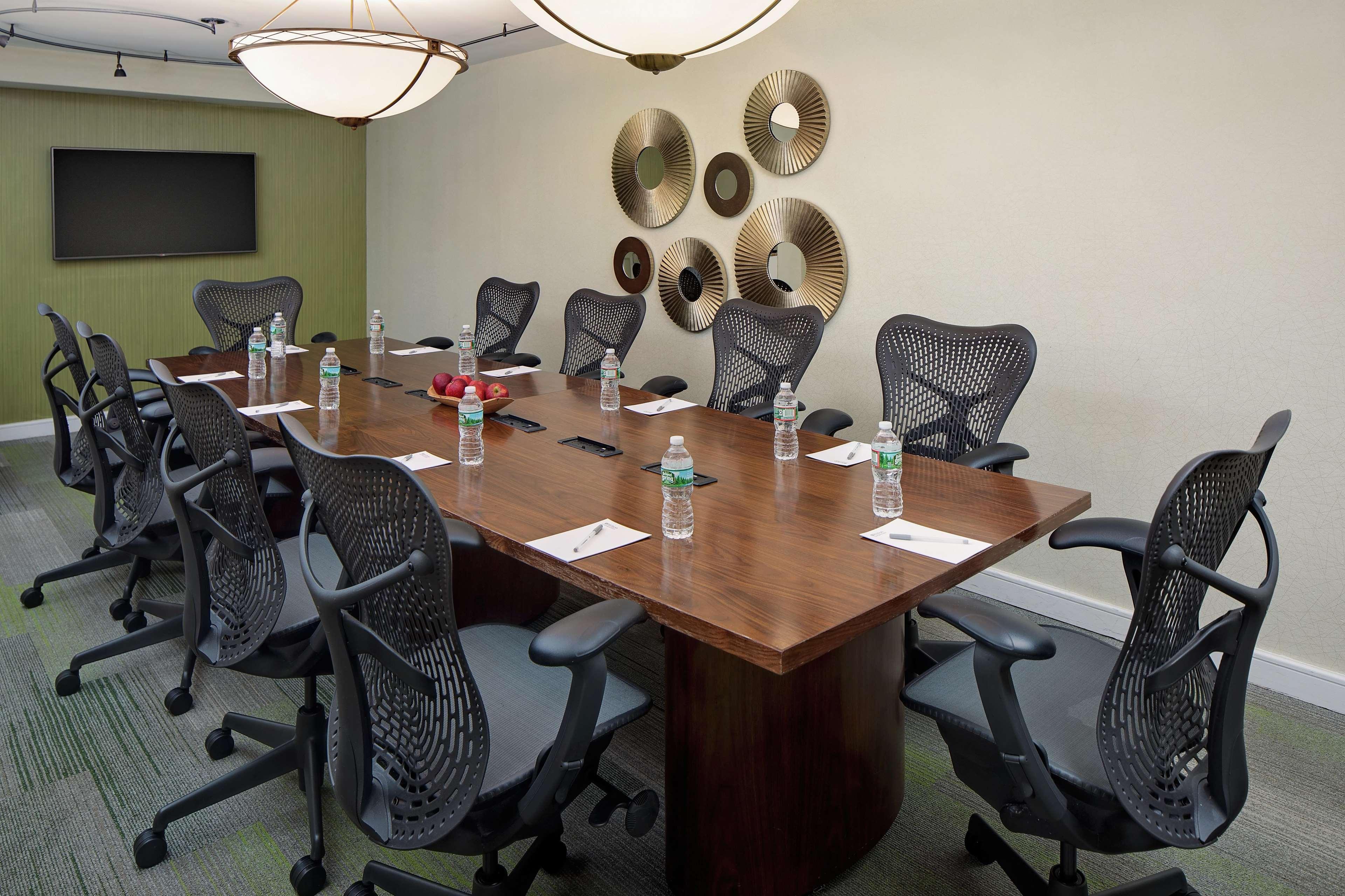 Hilton Garden Inn Boston-Берлингтон Экстерьер фото